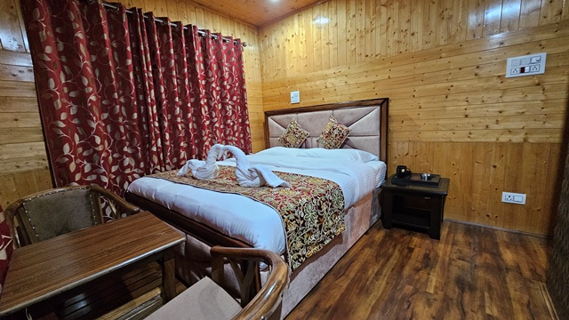 lone palace srinagar