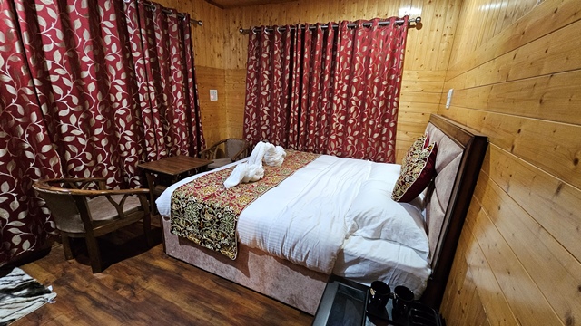 lone palace srinagar