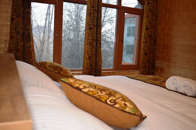 lone palace srinagar