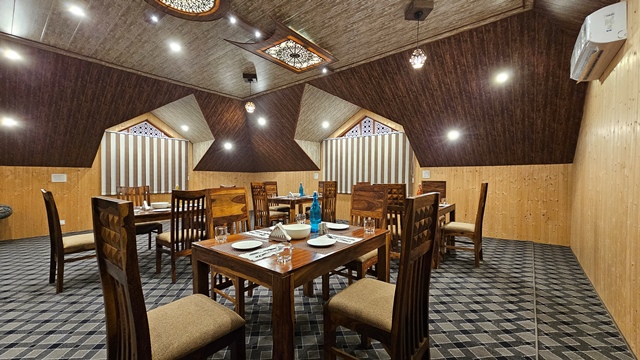 lone palace srinagar